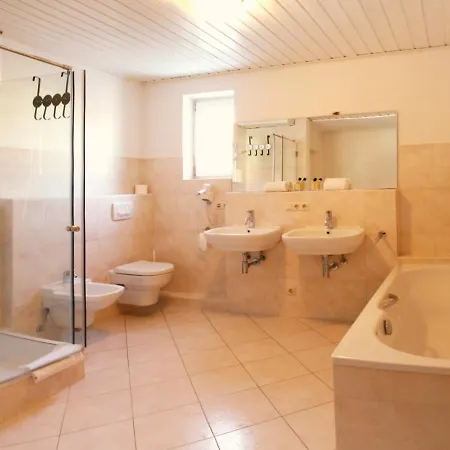 Guest house Haus Am Bach - Gemuetliche Pension Allershausen