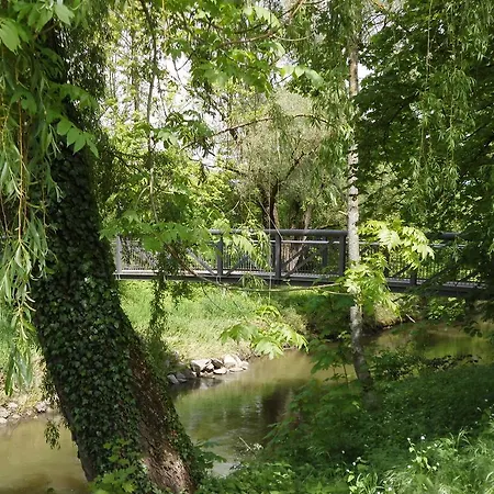 Haus Am Bach - Gemuetliche Pension Allershausen