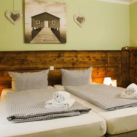 Haus Am Bach - Gemuetliche Pension 2*