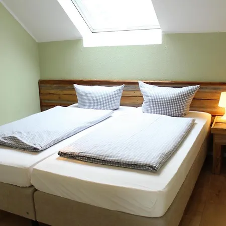 Haus Am Bach - Gemuetliche Pension Allershausen