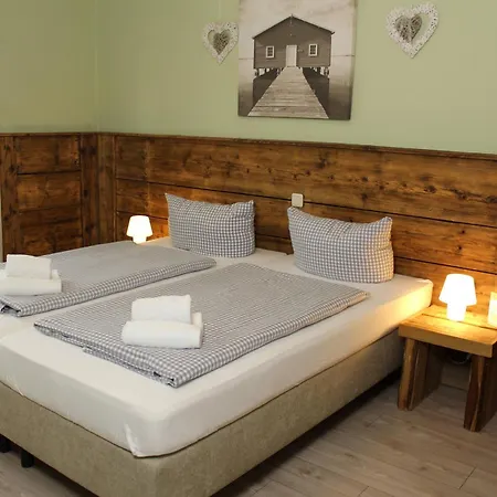 Haus Am Bach - Gemuetliche Pension 2*