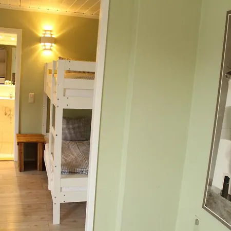 Haus Am Bach - Gemuetliche Pension Guest house Allershausen