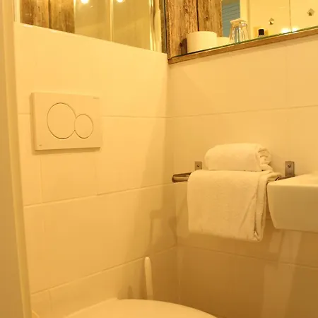 Guest house Haus Am Bach - Gemuetliche Pension Allershausen
