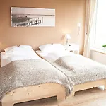 Arrivel Haus Am Bach Pensjonat Allershausen