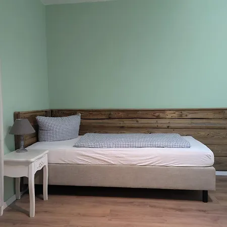 Arrivel Haus Am Bach Pensjonat Allershausen